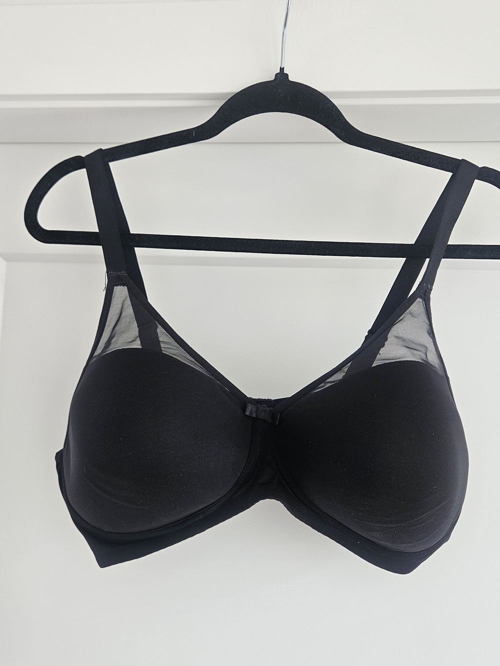 Wonderbra Black T-Shirt Bra with Sheer Mesh Accents 40C